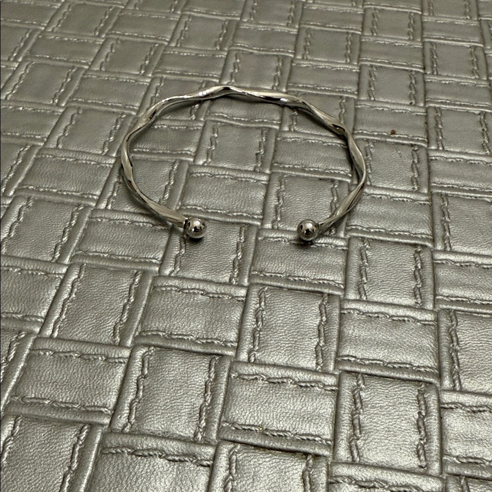 Silver twisted open cuff bracelet minimalist adjustable - Picture 3 of 6